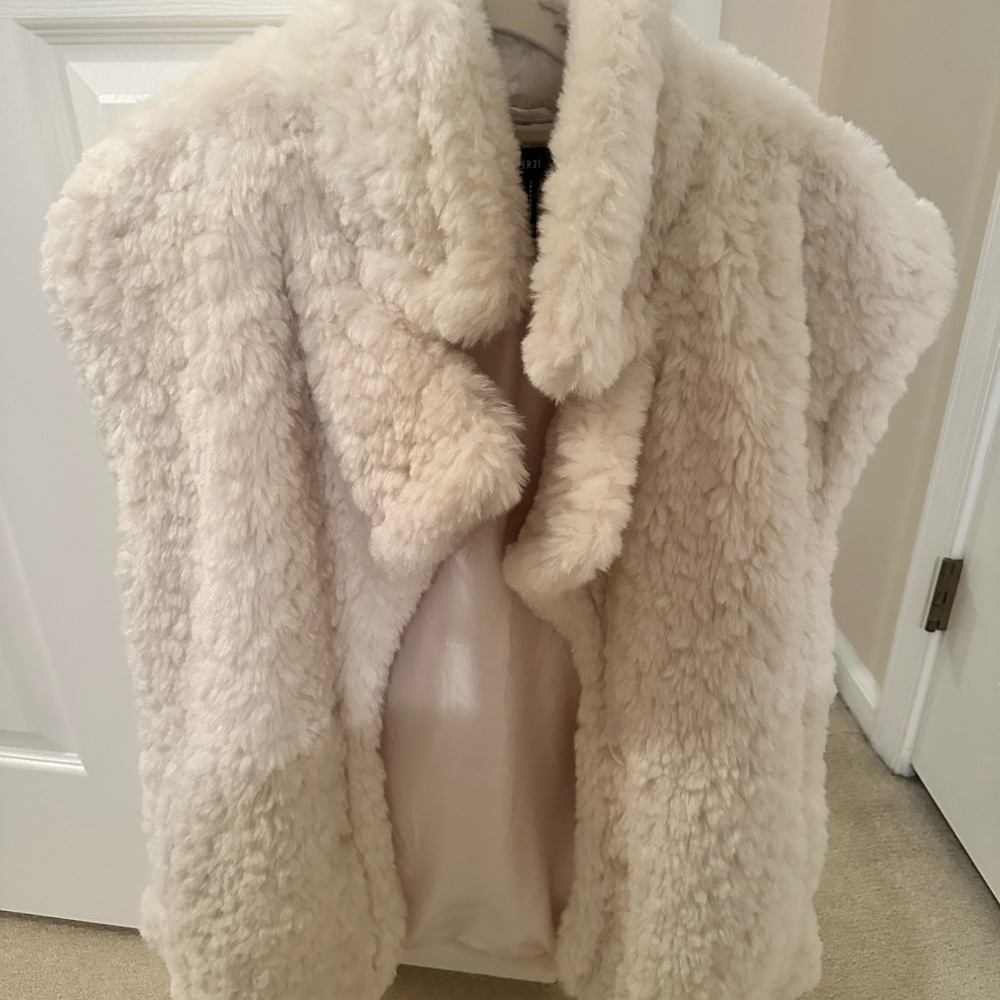 Forever 21 Cream Faux Fur Vest